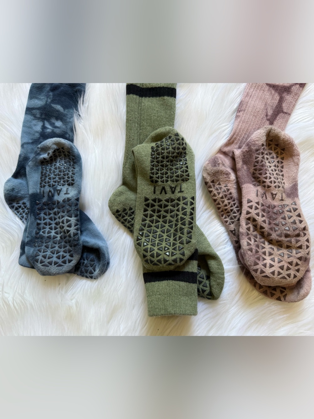 Tavi Grip Sticky Socks Crew Medium Lot of 9 Socks - Picture 5 of 5
